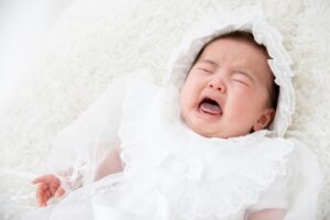 新生児なのに涙出るようになった！？その原因は？赤ちゃんの涙について解説