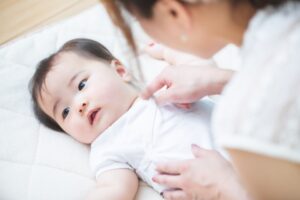 乳児とは何歳までと定義されているの？新生児や幼児との違いは？