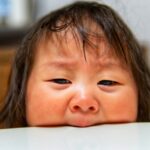 1歳児の噛みつきは親への愛情表現なの？原因と対策を解説！